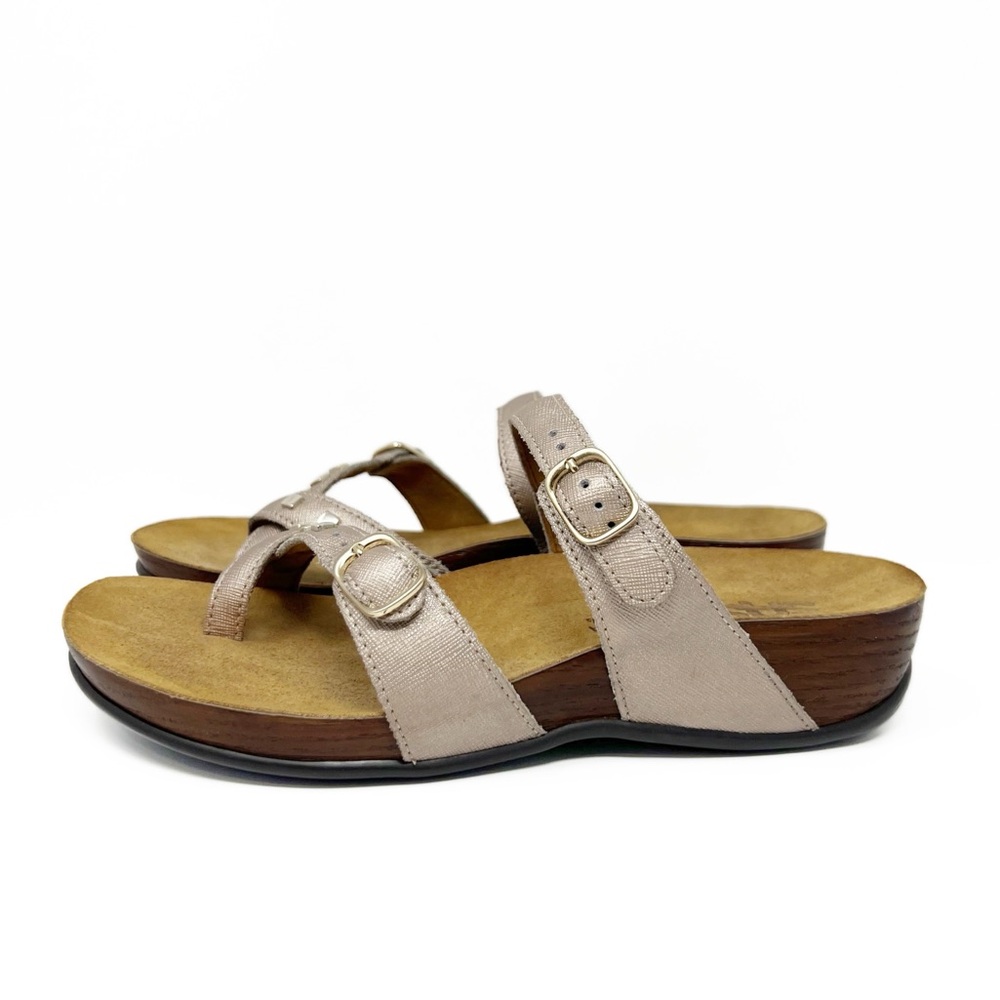 SOLD! SAS Jett Metallic Gold Studded Slip on Sandals Comfort Slip on Size 8M - Picture 4 of 12